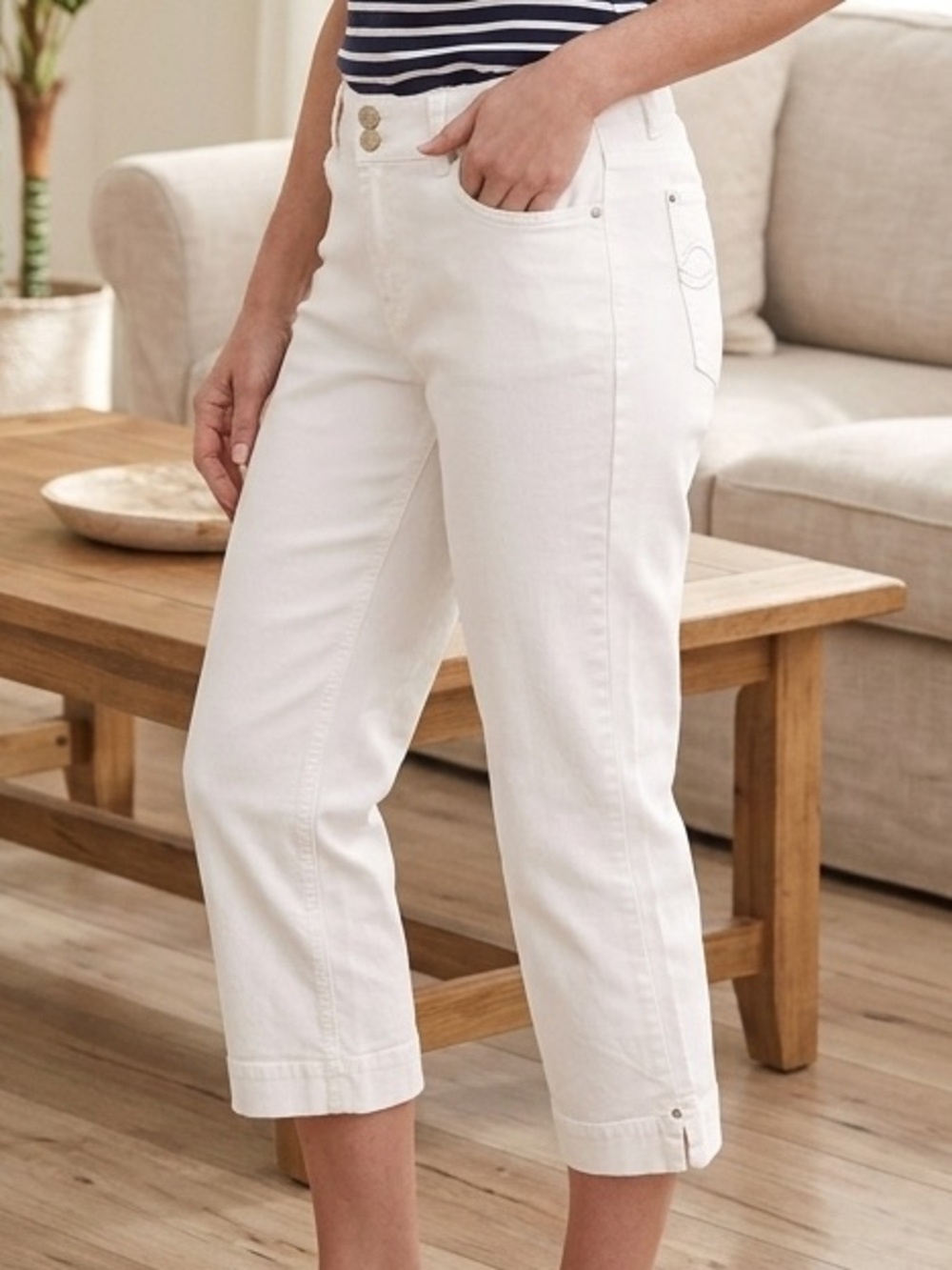 White House Black Market White Capri Straight-Leg Jeans